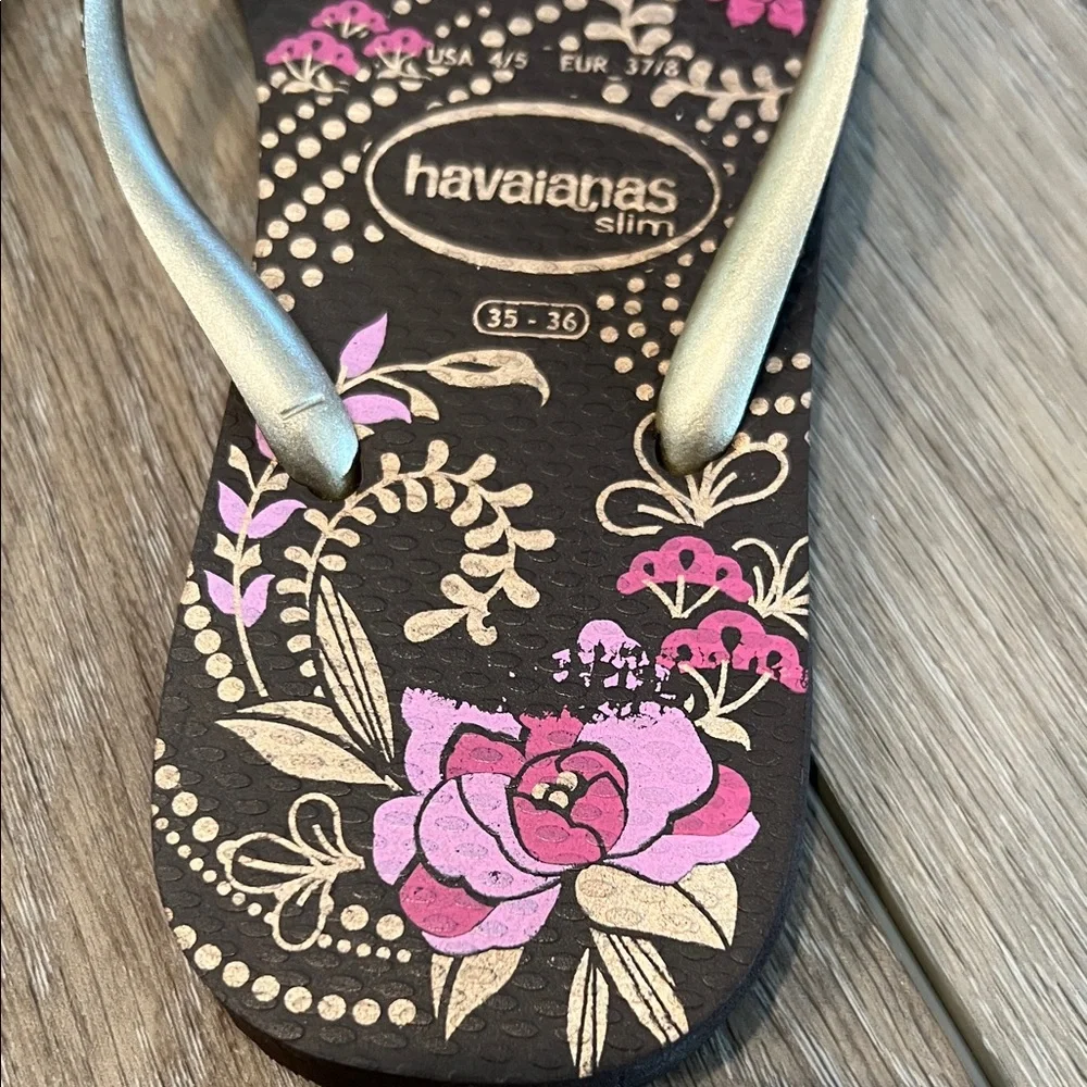 Havaianas Women's Sandals - Black with Pink Floral - Picture 2 of 5